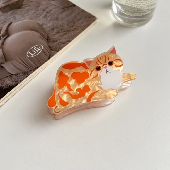 BUY NOW - Acrylic Cat Shaped Hair Clip - Picture 4 of 5
